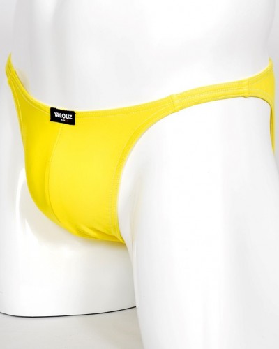 Posing maillot de bain jaune lycra - vue cote